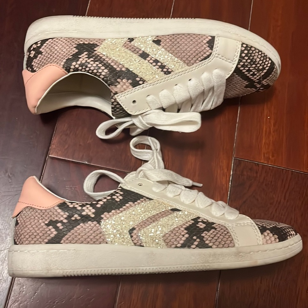 Dolce Vita Fashion sneakers white sparkle, pink and brown snakeskin